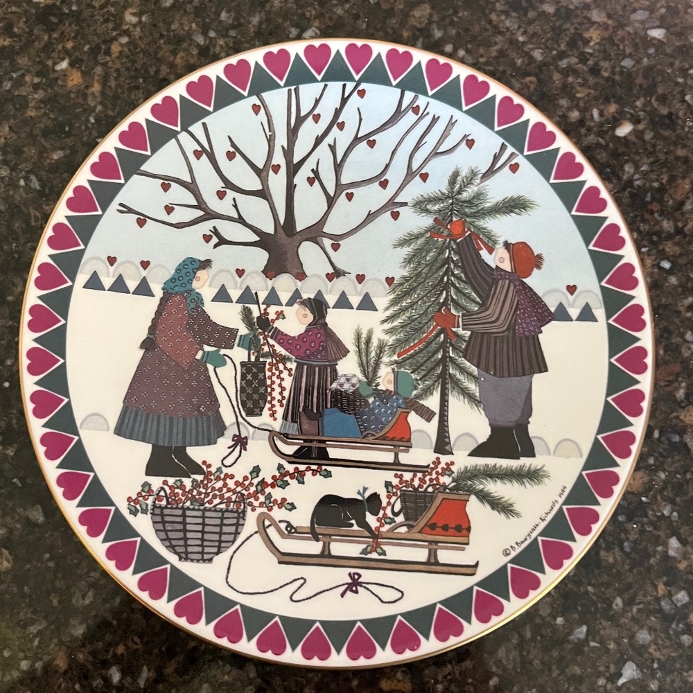 Pfaltzgraff Seasons of the Year A CHRISTMAS TRADITION 8" Collectable Plate 1994